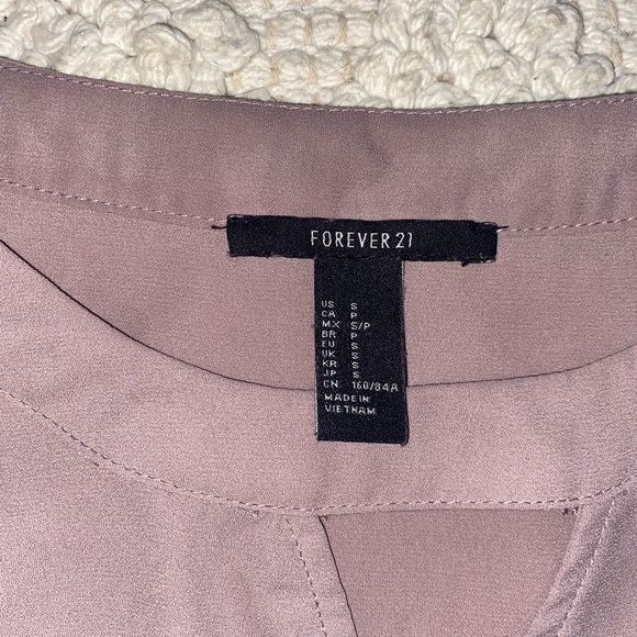 Cutout blouse - Picture 2 of 3